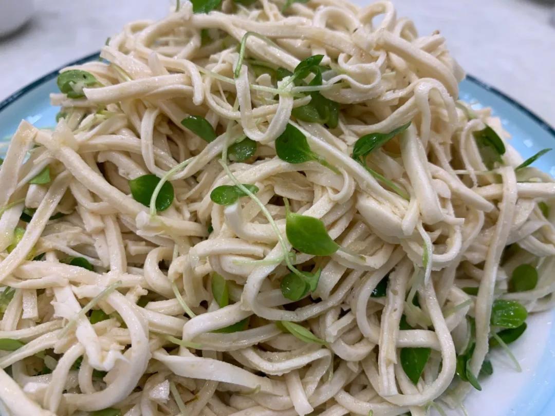 十七年老店特色餐饮,正宗红豆焖罐面