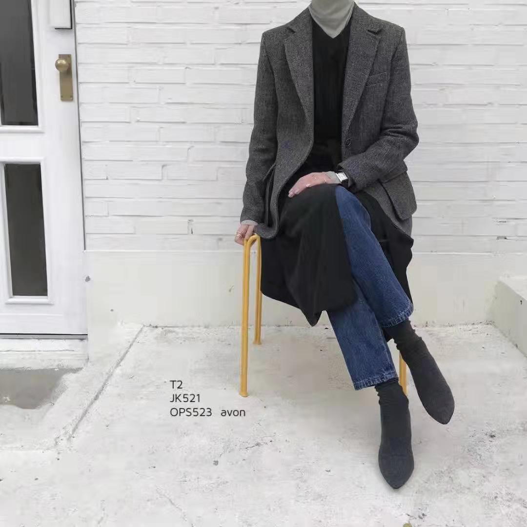 2018年韩国爆火的红蓝两边外套,韩国最新外套穿搭