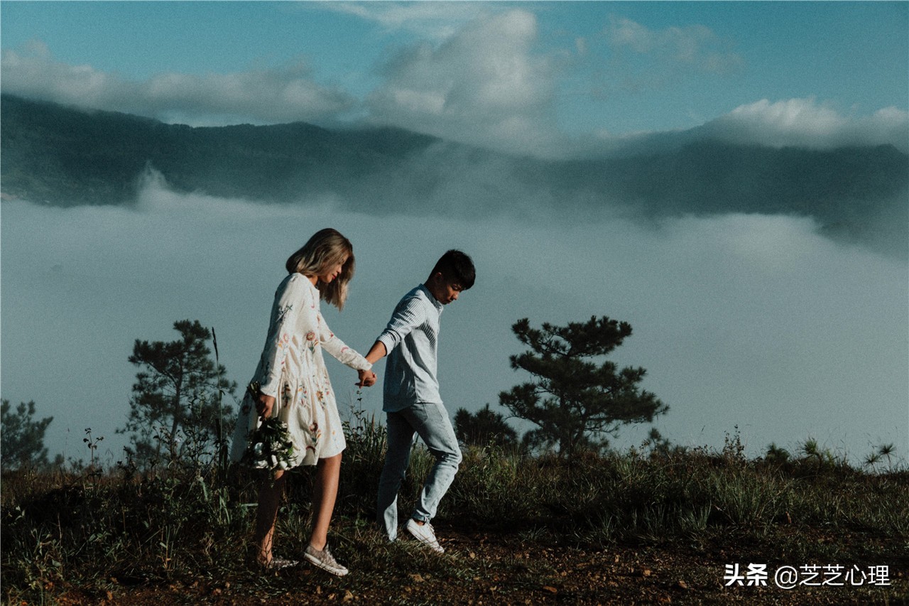 心理学男孩喜欢女孩的表现,男生接受姐弟恋是什么心理