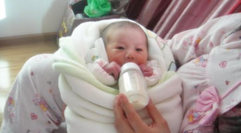 为什么拍嗝后宝宝还打嗝,为什么拍嗝宝宝反而吐了