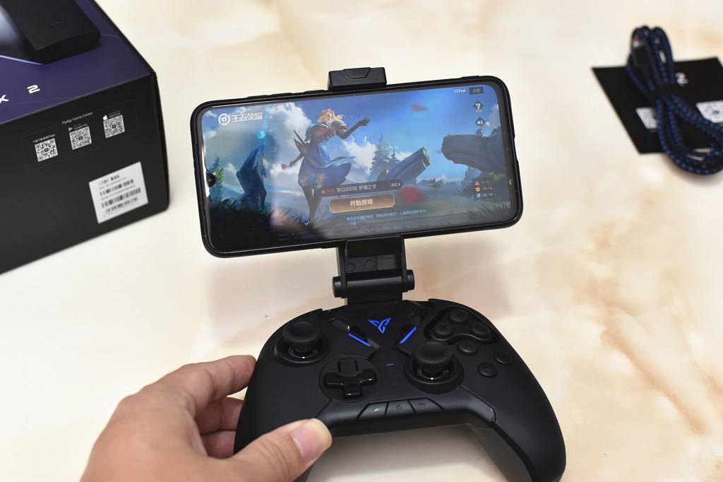 飞智八爪鱼手柄怎么玩王者荣耀,xbox手柄和飞智八爪鱼二代哪个好