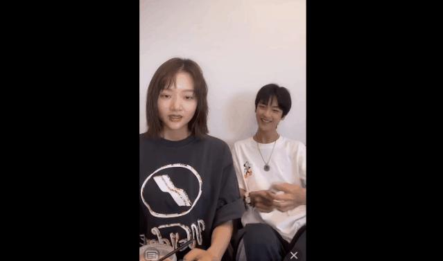 小孩子说你脚臭你该怎么怼,当众吐槽女生脚臭被骂惨