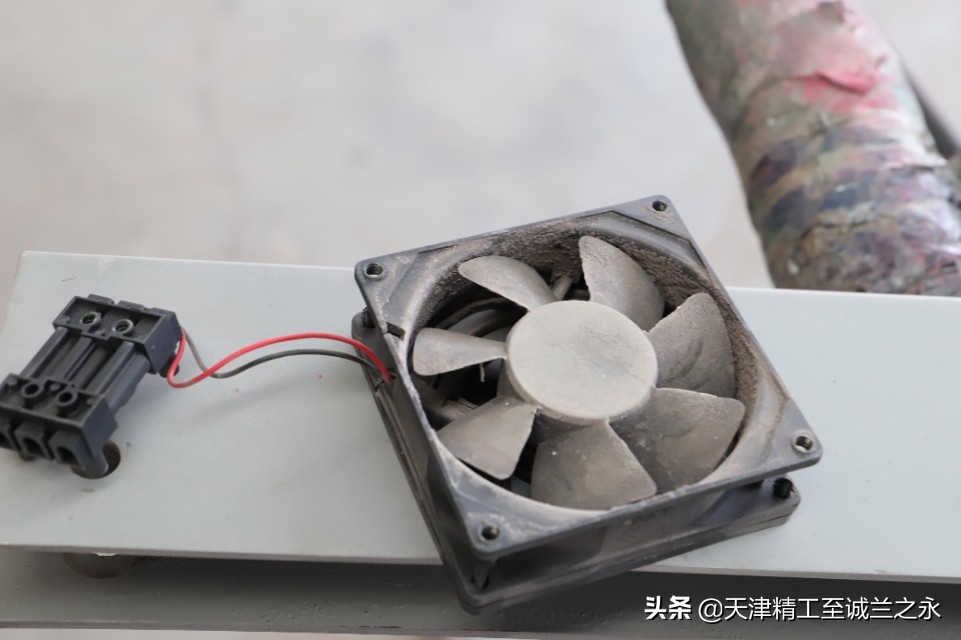 汽车喷漆工的信仰级工具翻新：瑞典IRT-300烤漆灯