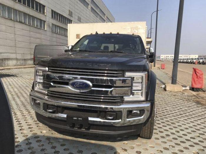 比猛禽还猛，19款福特F450霸气亮相