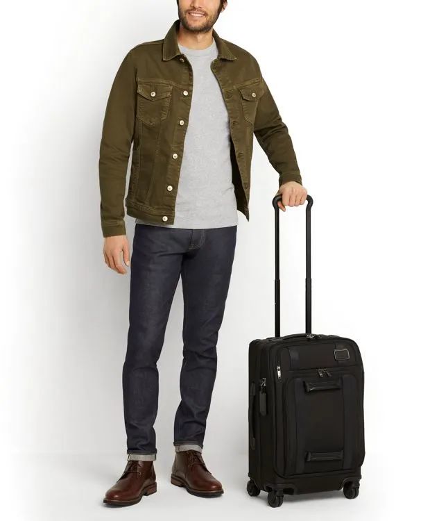 推荐几款经济实用的旅行箱,旅行箱今年最流行的是哪几款