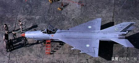 歼7两侧进气道,沈飞和歼7