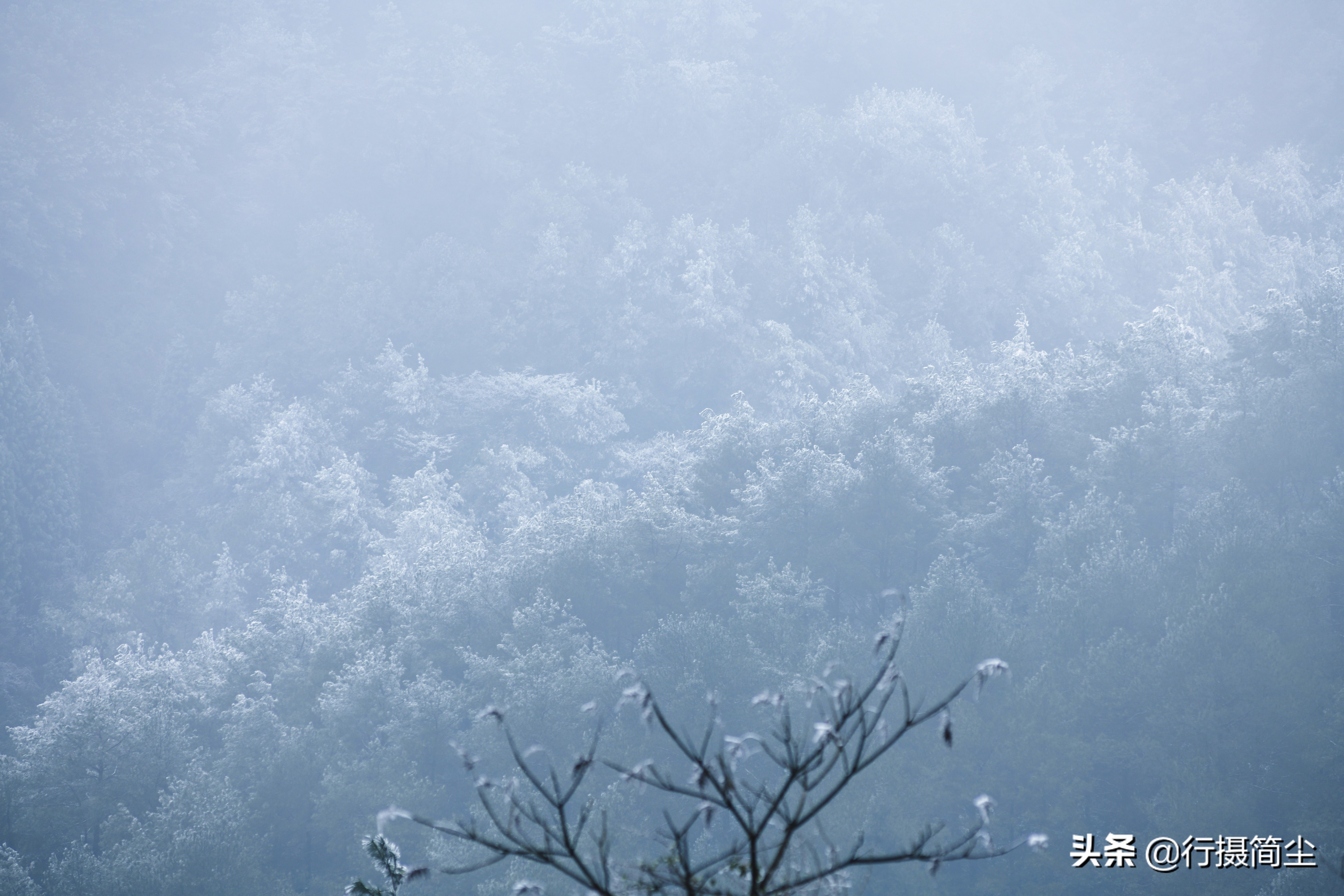 华蓥山宝鼎雪景航拍,华蓥山宝鼎冬天看日出