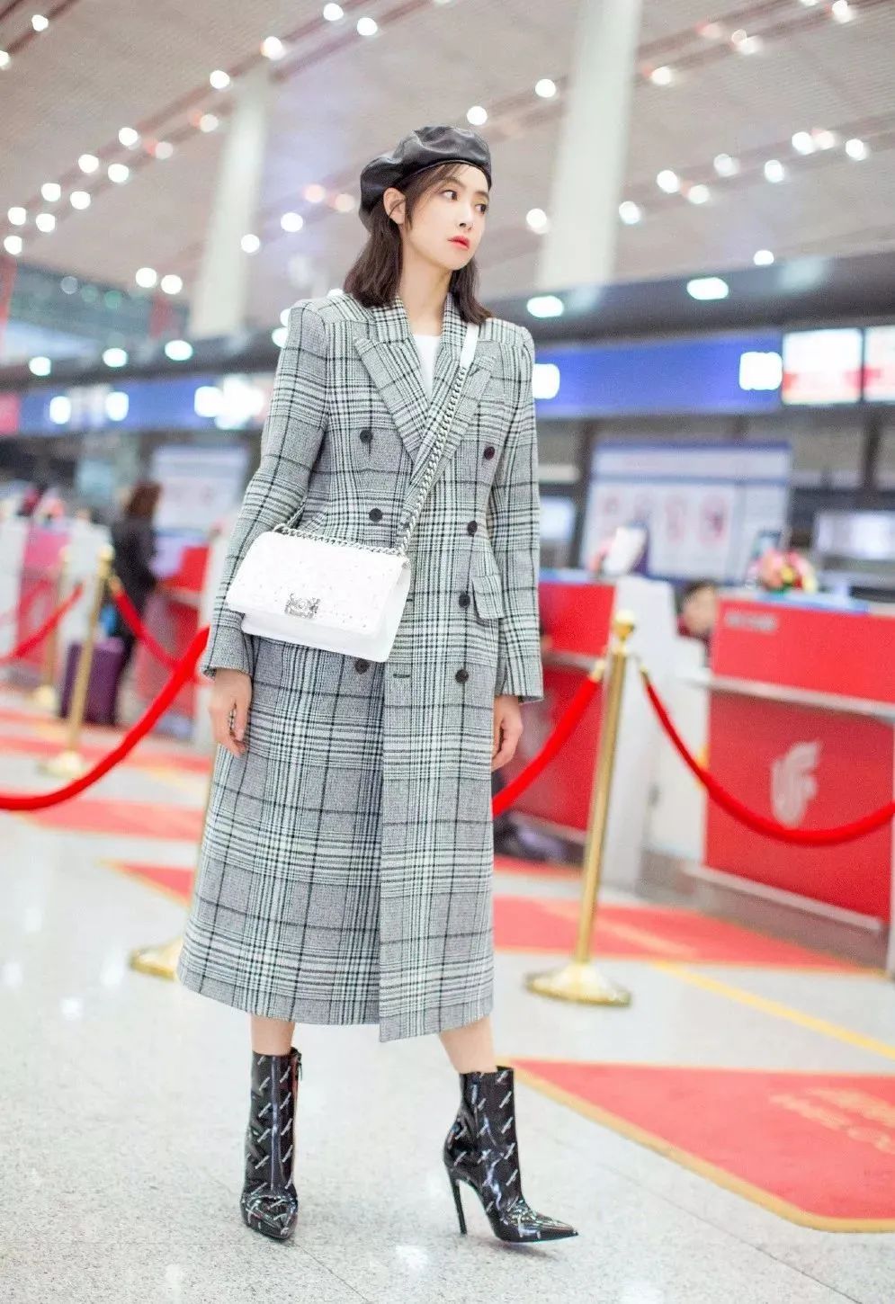 秋天，有一件大衣就够了