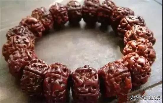 金刚菩提手串弄上84消毒液发黑,金刚菩提手串发黑了怎样清洗