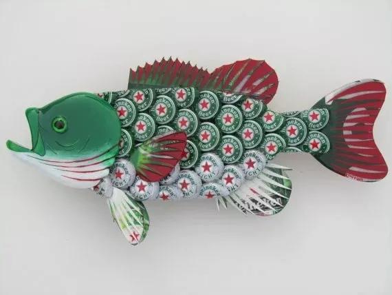 用啤酒的瓶盖怎么做成玩具,六个瓶盖可以做什么手工玩具