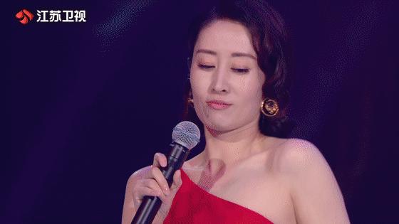 45岁刘敏涛风格大变,44岁刘敏涛活得有多潇洒