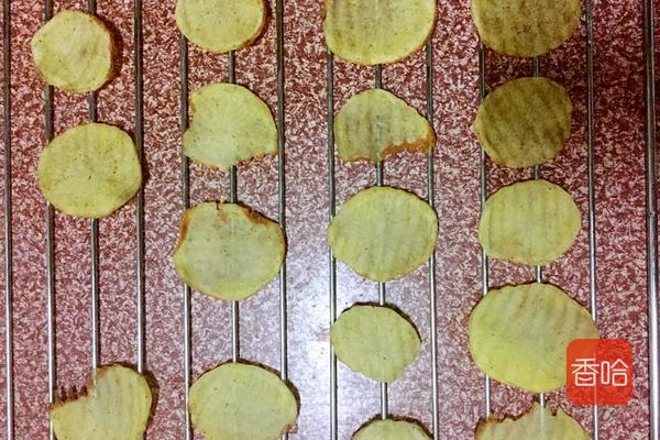 薯片制作方法不用烤箱不用微波炉,用土豆怎么在微波炉里做薯片