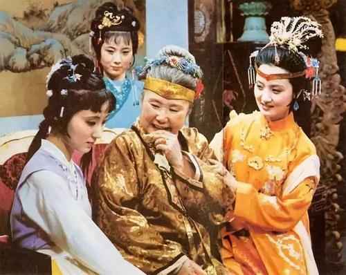 贾琏死后的真相,贾府败落贾琏去哪里了