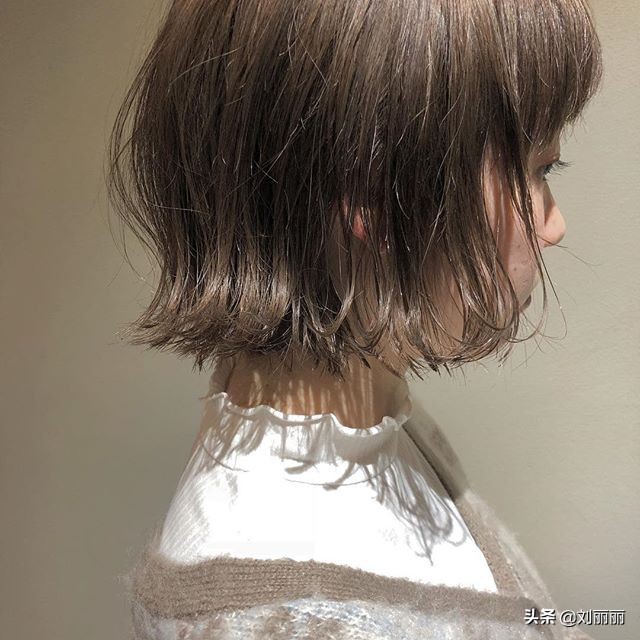 新流行短发16款，怎么剪都不土，时尚女士都在剪