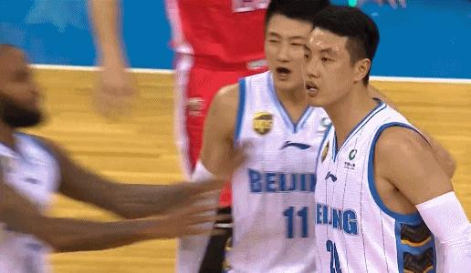 翟晓川吃火锅,翟晓川暴力犯规