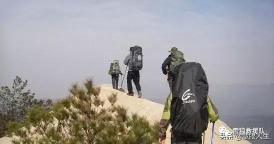 爬山膝盖疼当天怎么处理,跑步爬山后膝盖疼痛是什么原因