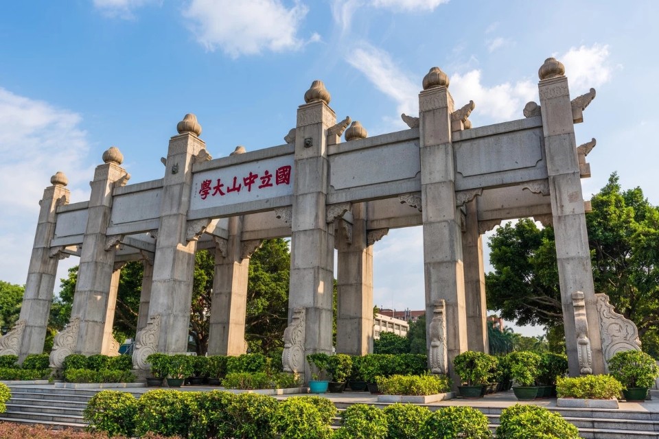 哪个大学帅哥美女最多,校园偶遇的帅哥美女