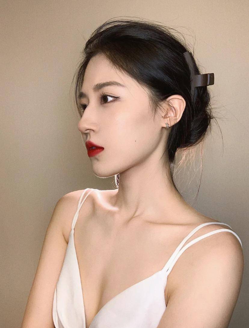 如何正确处理粉刺闭口,闭口粉刺怎么去除教你一个小妙招