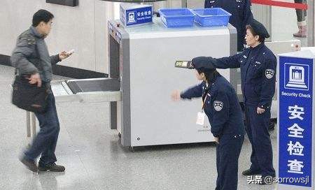 在过安检时带违禁品会被送到哪里,在过安检时隐私是否会被侵犯