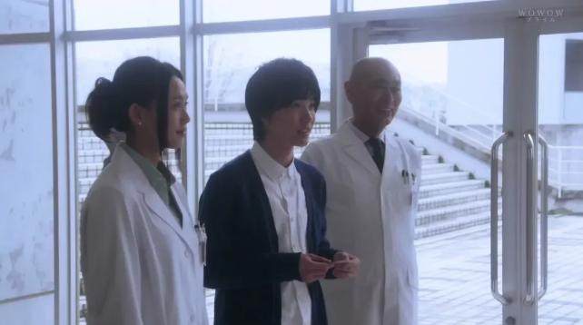 读《变身》：“我”变成了另一个人，这样活着，还不如死去