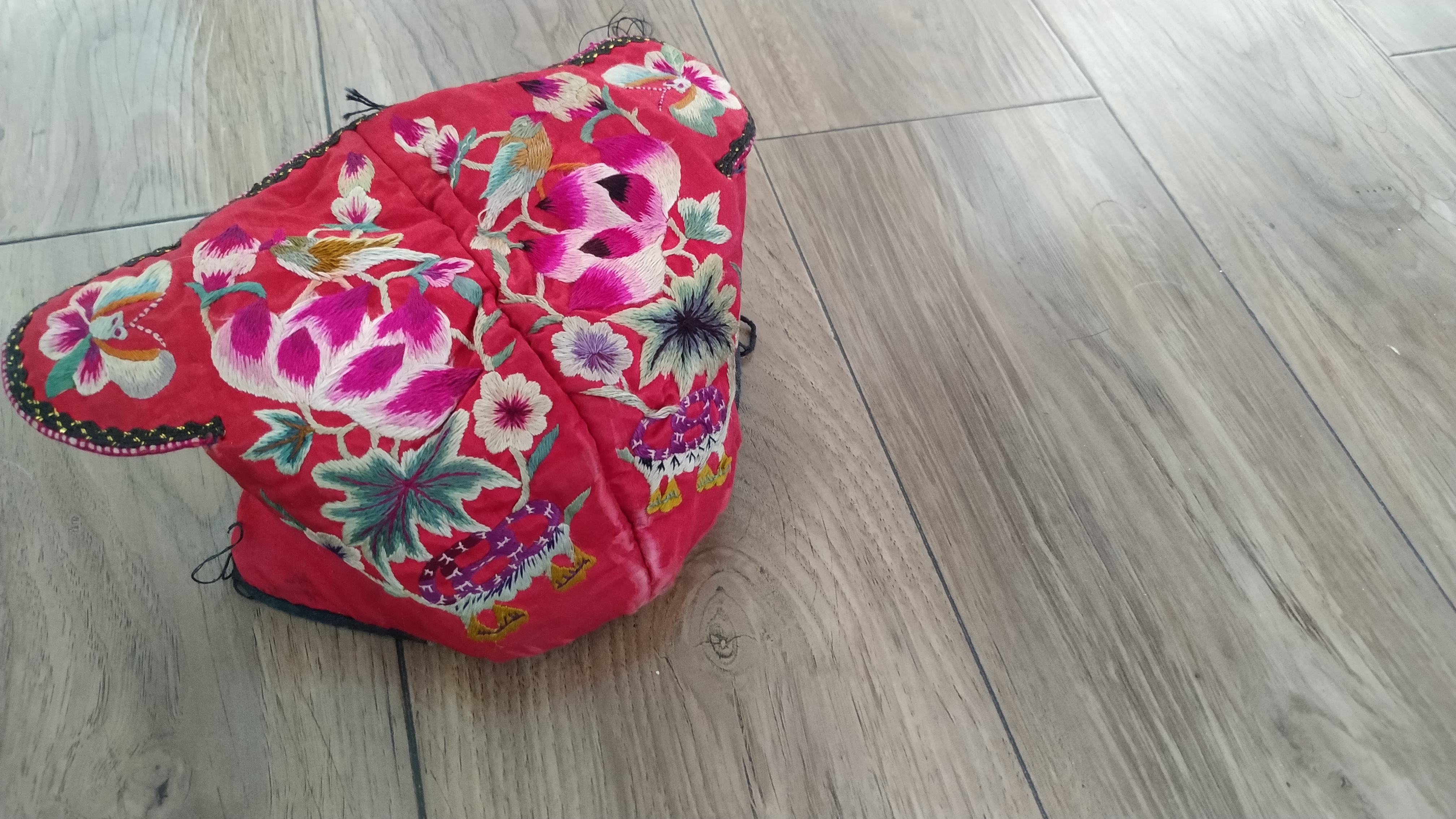 藏金和藏绣哪个好看,藏绣价格一般多少