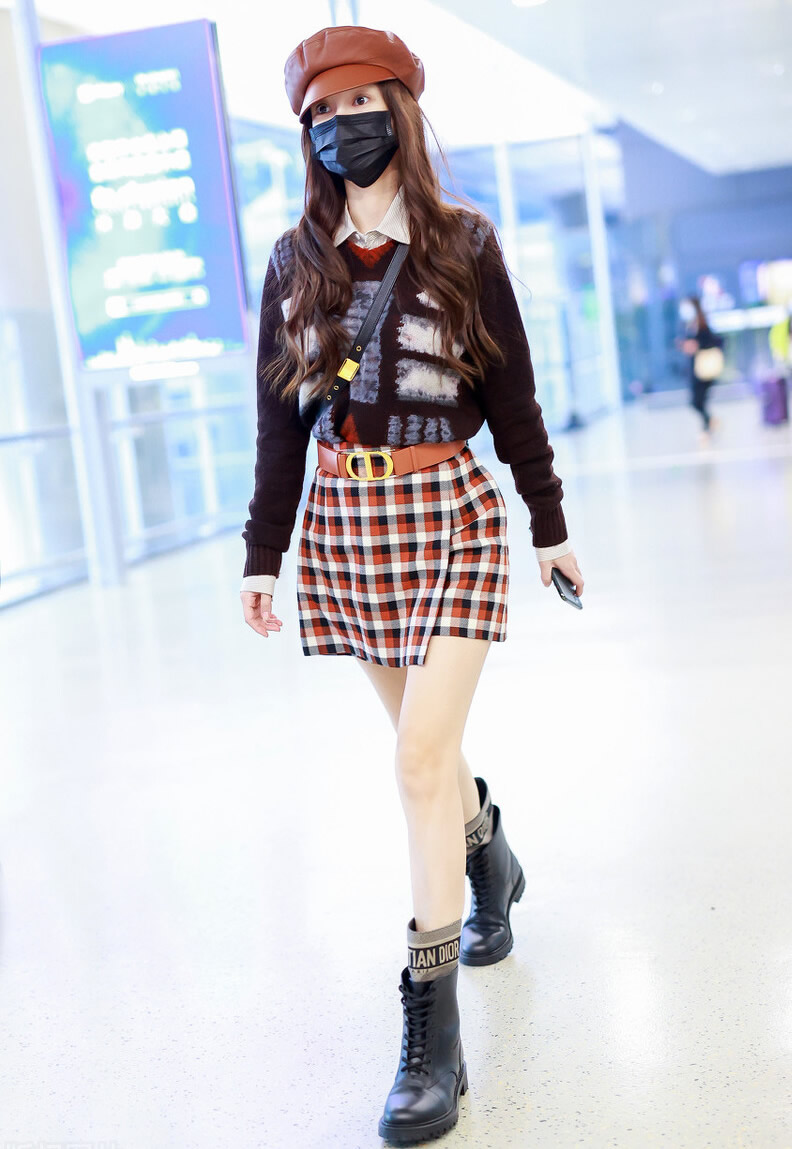 半身裙腰围大了没有皮带孔怎么穿,半身裙买大了怎么修