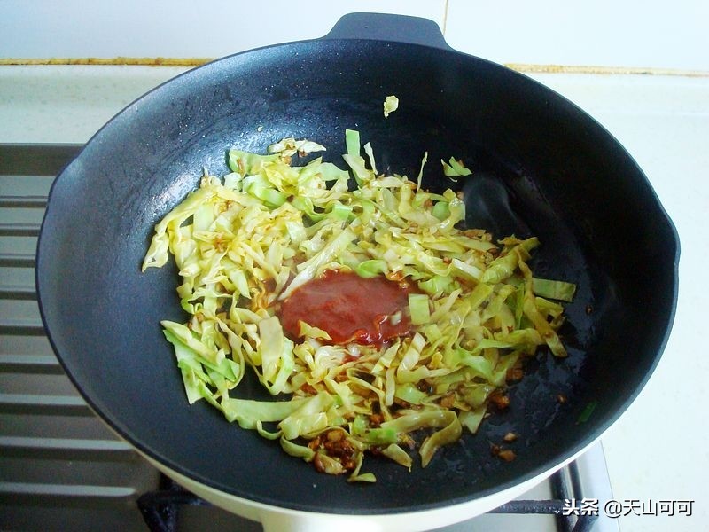 家常炒米粉简单又好吃,炒米粉怎么让不粘不坨又好吃