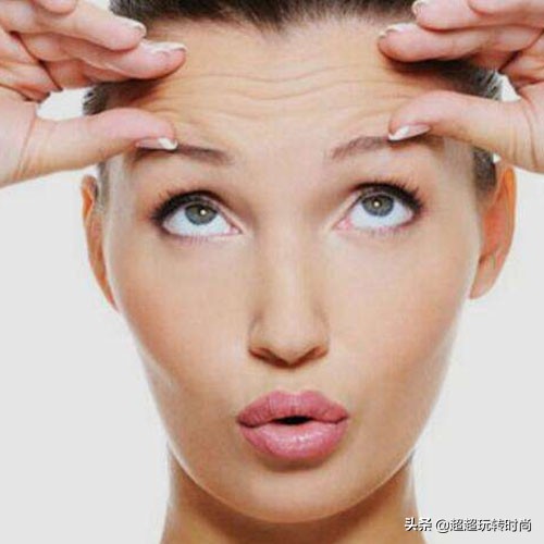 女人人中最近出现了皱纹,女人脸上有明显的皱纹是多少岁了