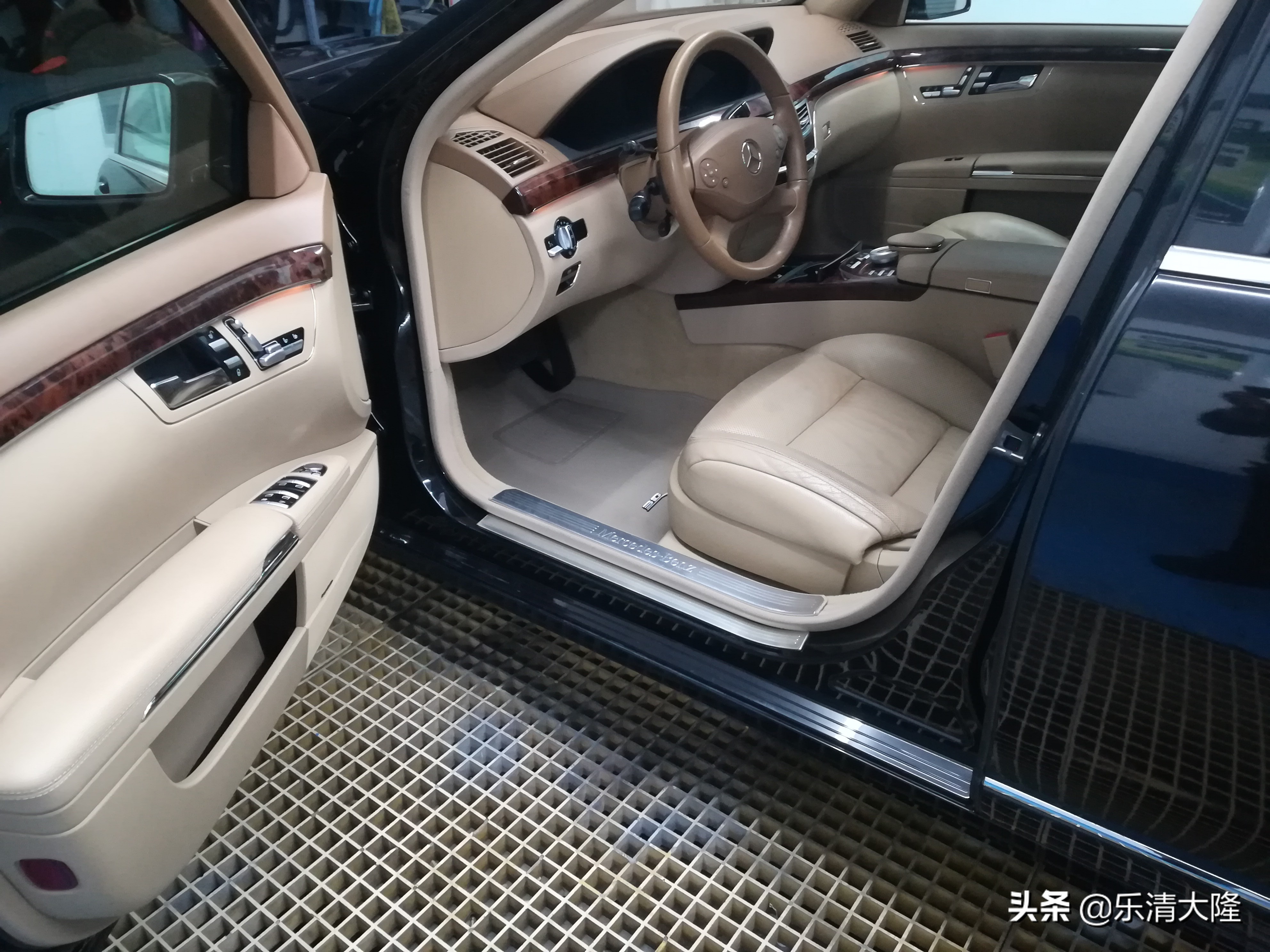 奔驰s350门边镀铬条,奔驰s350座椅清洗翻新