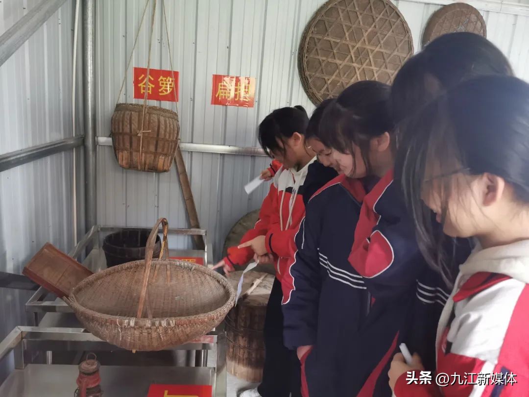 陶渊明雕塑广场,江西省九江市陶渊明塑像